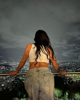 IZLAY GOMEZ