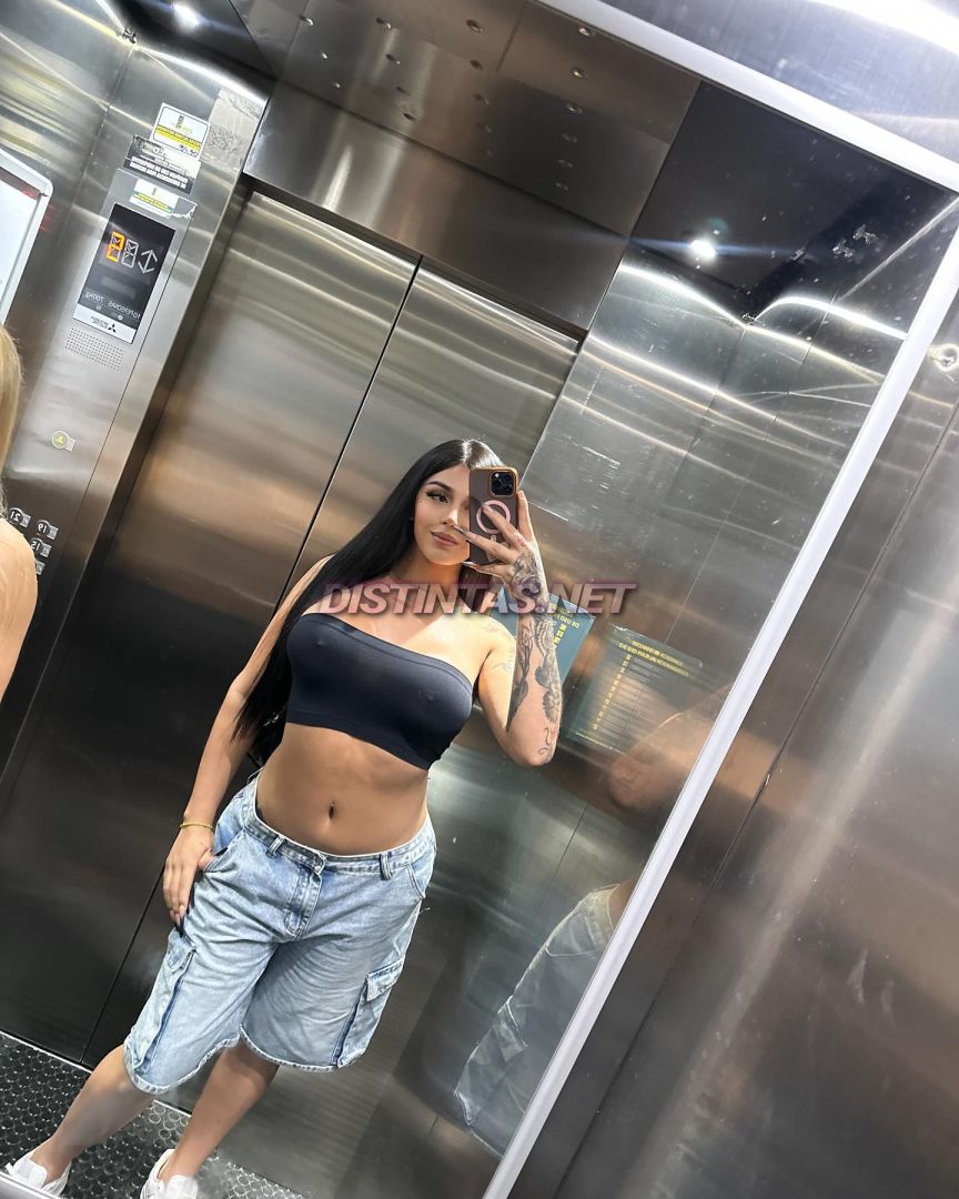 IZLAY GOMEZ