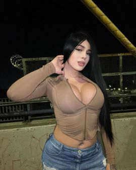 IZLAY GOMEZ