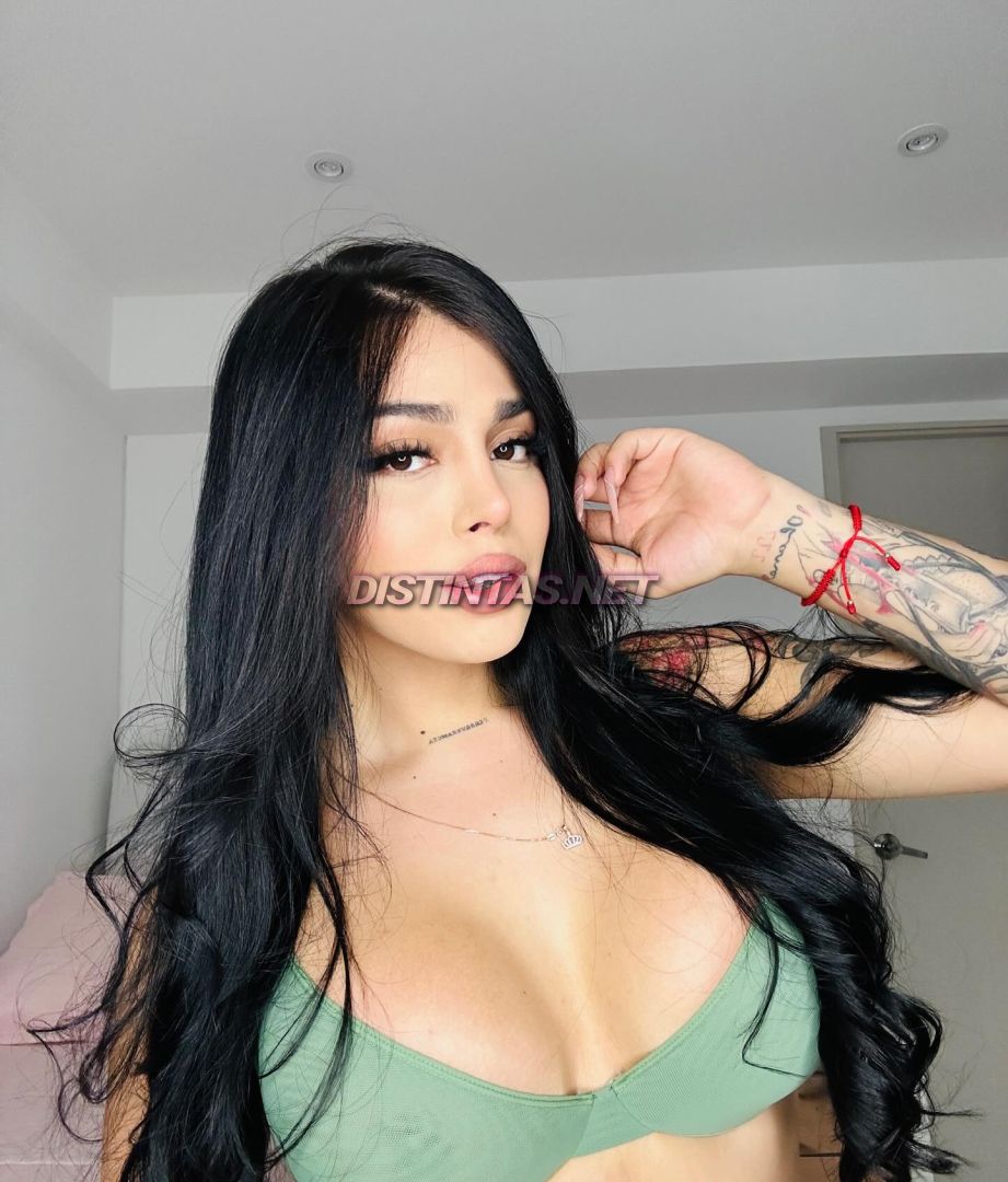 IZLAY GOMEZ