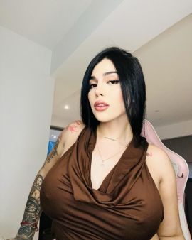 IZLAY GOMEZ