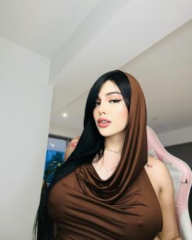 IZLAY GOMEZ