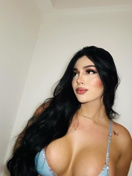 IZLAY GOMEZ