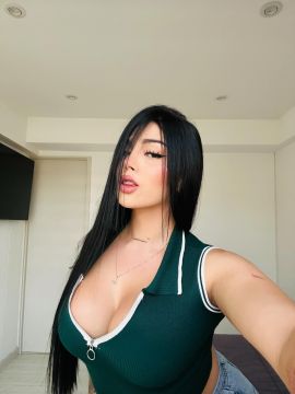 IZLAY GOMEZ