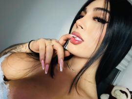 IZLAY GOMEZ