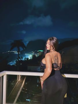 IZLAY GOMEZ