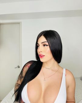 IZLAY GOMEZ