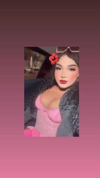 Soy una exclusiva trans bonita y femenina conmigo vas a encontrar una buena compañía
Soy cariñosa no me gusta perder mi tiempo estaré por acá dando mis servicios de la mejor manera 