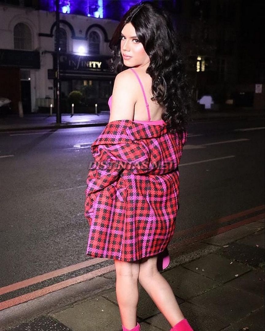 Isabella hot