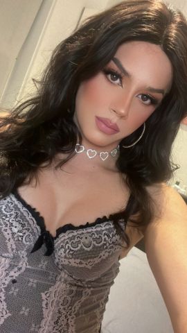 Isabella hot