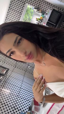 Bruna Jade
