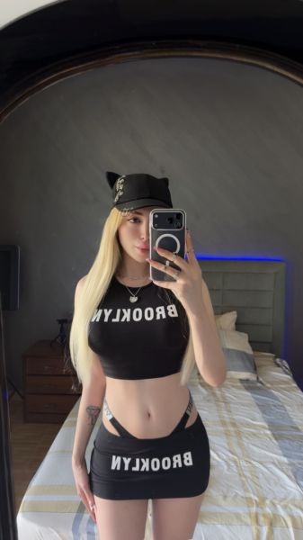 Your favourite mistress with 22 cm surprise you’ll never forget 🫦

I'm the Secret that your wife doesn't know 

Elegant, Classy, Discreet, Unforgettable.

If you appreciate class, privacy, and good manners, introduce yourself properly.

First impressions matter, Make yours count.