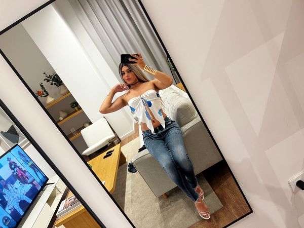 Una belleza recién llegada a la ciudad, lista para acompañarte en todo tipo de aventuras. ✨

Con un cuerpo perfecto y una presencia que no pasa desapercibida, seré tu compañera ideal para eventos, congresos, viajes, cenas y mucho más. 💃

Desde el primer momento en que me veas, sabrás que fue un acierto contactarme. 

Juntos, disfrutaremos de experiencias inolvidables. 💫

📩 Escríbeme y hagamos que cada encuentro sea único. 

¡No te arrepentirás! 😘