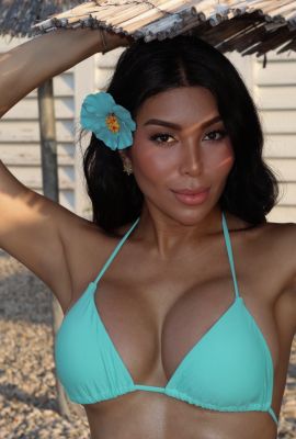 Larissa Miller