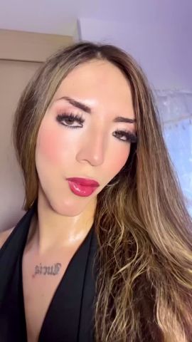 Laura LUXE 