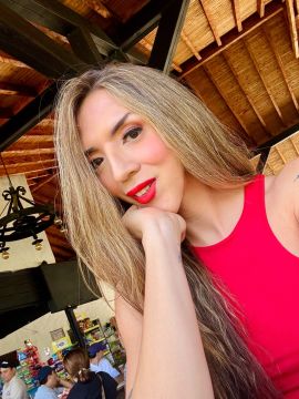 Laura LUXE 