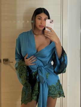 Mia