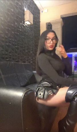 TU COLEGIALA FAVORITA