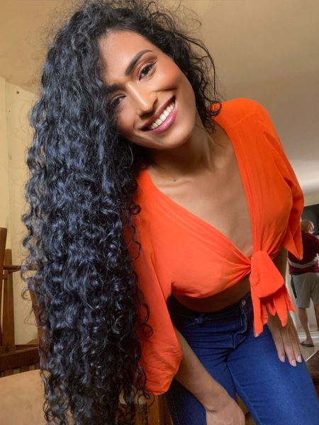 💋 Hola, soy Luz… 

Una chica trans seductora, nueva en la hermosa isla, espontánea y con muchas ganas de explorar, disfrutar y hacerte vibrar en esta ciudad que nos conecta ✨

Si te apetece un rato diferente, entretenido… y lleno de química, aquí estoy, lista para sorprenderte 😉

Estoy cerca de ti, y preparada para crear momentos intensos, divertidos y absolutamente memorables.

Déjate llevar…

📲 Escríbeme y descubramos juntos lo que pasa cuando el deseo y la complicidad se encuentran.

Porque contigo, la ciudad puede ser el escenario de una historia que no vas a olvidar. 🔥