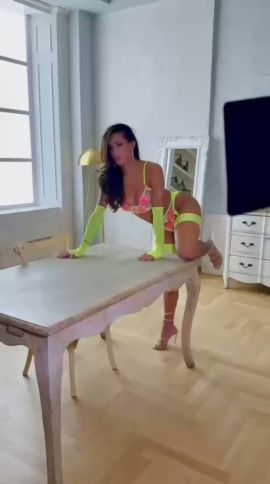 la brune de vos rêves