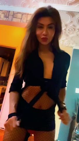 Cecilia Hot