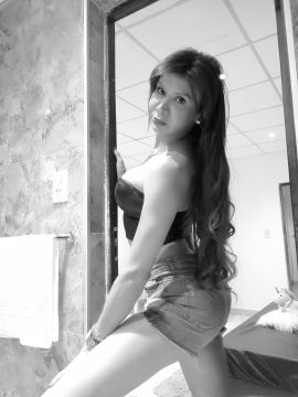 Cecilia Hot