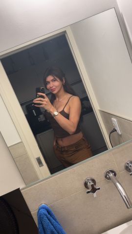 Cecilia Hot