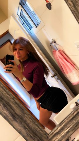 Cecilia Hot