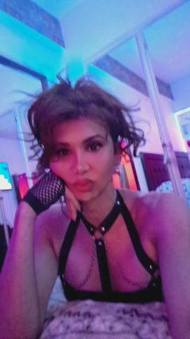 Cecilia Hot