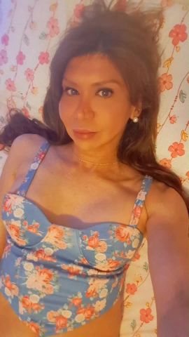 Cecilia Hot