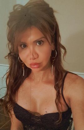 Cecilia Hot