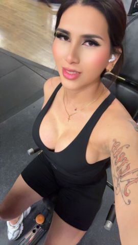 Flavia hot party