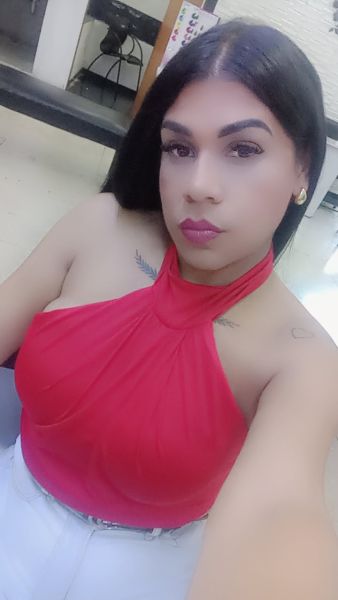 Bella amable respetuosa  muy atenta al atender mi cliente ❤️ sería 