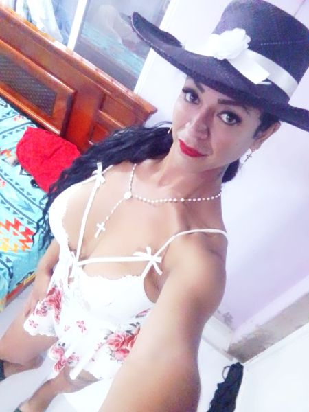Soy una persona muy especial soy super educada, y complaciente no me complicó en nada soy, activa, pasiva, y versátil
También brindó masaje anti estrés con final Feliz.
Tengo casa propia aki cerca al terminal de la ciudad de maachalaa. No hay curiosos alos alrededores, es discreto y seguro cuento con taxi número d coperativa, de confianza paara Q salgas cómodo seguro y discreto. Casa propia vivo sola.
Realizo servicio de transformismo si deseas ponerte cabello un vestido unos tacos pues yo. Cumplo tus fantasías y fetiches. No me complicó
Lluvia. De plata
Lluvia de oro. 
También salgo a hotel y motel. 
Venta d contenido. Video llamada hot. 

. 