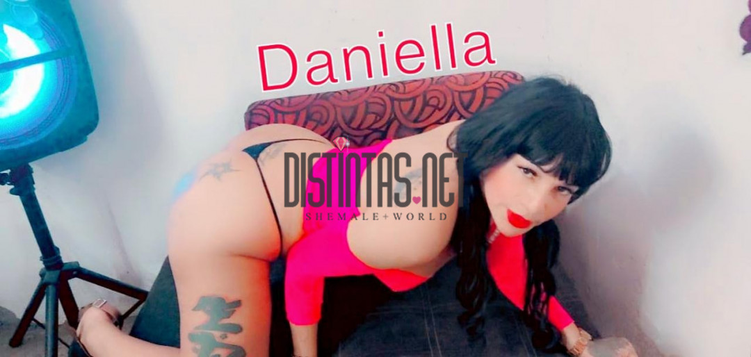  Daniella Mera