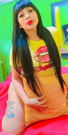  Daniella Mera