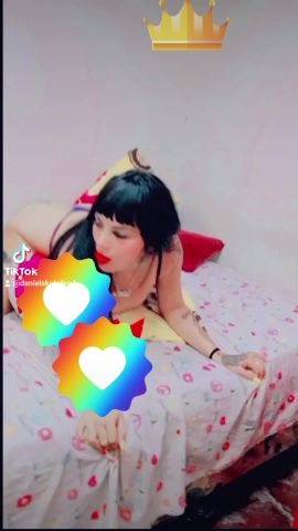  Daniella Mera