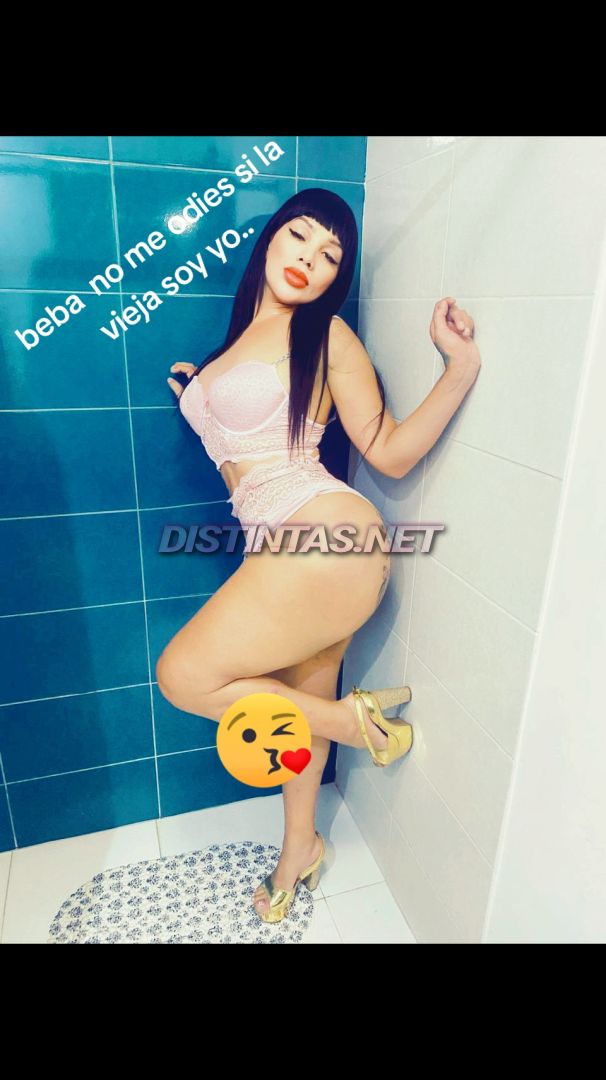  Daniella Mera