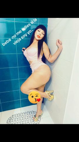  Daniella Mera
