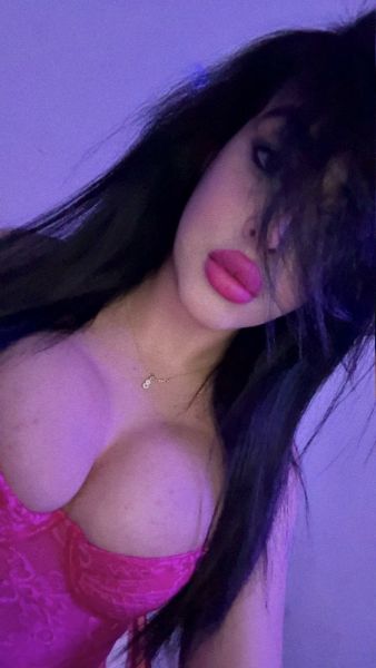 Salut, je suis Inesss Trans 🌈passif  
