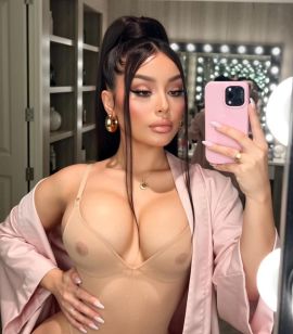  Asian Luxury Goddess 