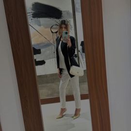 Debi seque 