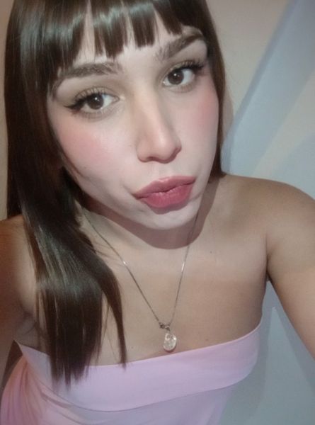Hola chicos, me presento mi nombre es berenisse, soy una linda trans de 21 años, femenina, buena onda, educada y muy higiénica.
Cumplo todas tus fantasías
Completa activa/pasiva
Buena energía y cero vueltas.
Cuento con lugar súper cómodo e higiénico zona
centro con entrada independiente.
Si buscas una bella trans para pasar un buen momento no dudes en contactarme.
