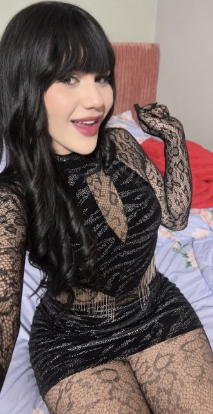 🔥Trans, femenina y auténtica
💋Sonrisa dulce, mirada peligrosa
🫦Bendecida con curvas
No soy para todos, y está bien💋