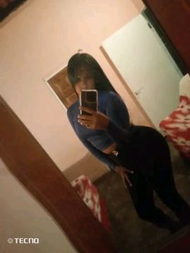 Morenita complaciente 