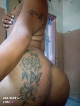 Morenita complaciente 