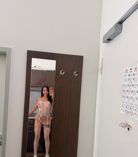 Evelyn Sexy Girl