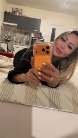 Karla blond