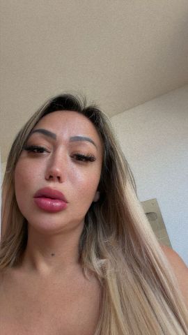 Karla blond