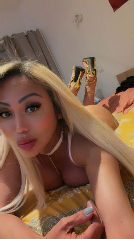 Karla blond